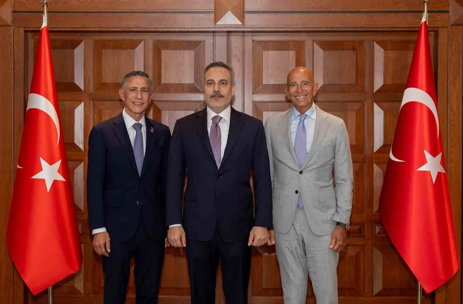 Bakan Fidan, ABD’nin Ankara Büyükelçisi Barrack’ı kabul etti