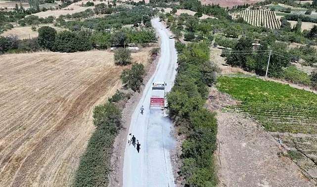Manisa'da 1999'da açılan yol 27 yıl sonra asfaltla buluştu