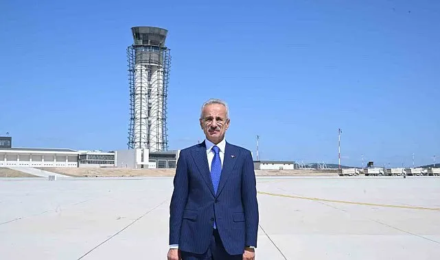 Ulaştırma ve Altyapı Bakanı Abdulkadir Uraloğlu: "2026 yılının başından bu yana 237 bin 40 kişi İHA pilotu olmak için başvuruda bulundu"
