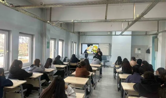 Polisten öğrencilere güvenlik eğitimi