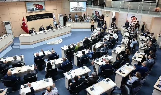 AK Partili üye istifa edince, CHP'nin meclisteki sandalye sayısı arttı